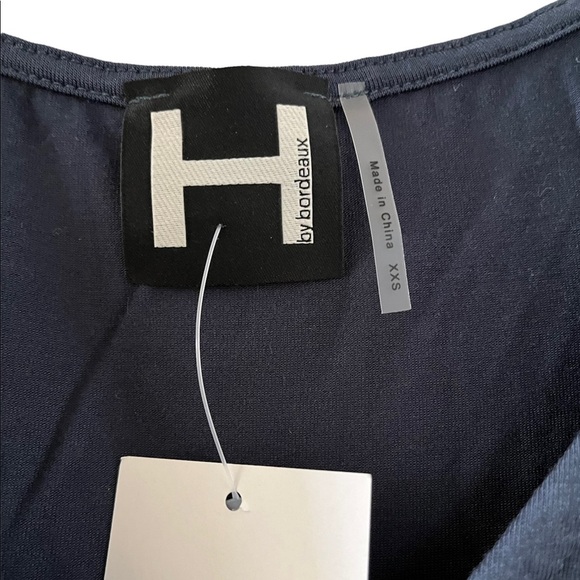 H by Bordeaux Ruffle Sleeved V-Neck Knit Navy Blue Top - Picture 2 of 3